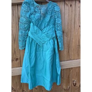1980s Women's Lace-Top Teal Prom Dress with Long Sleeves